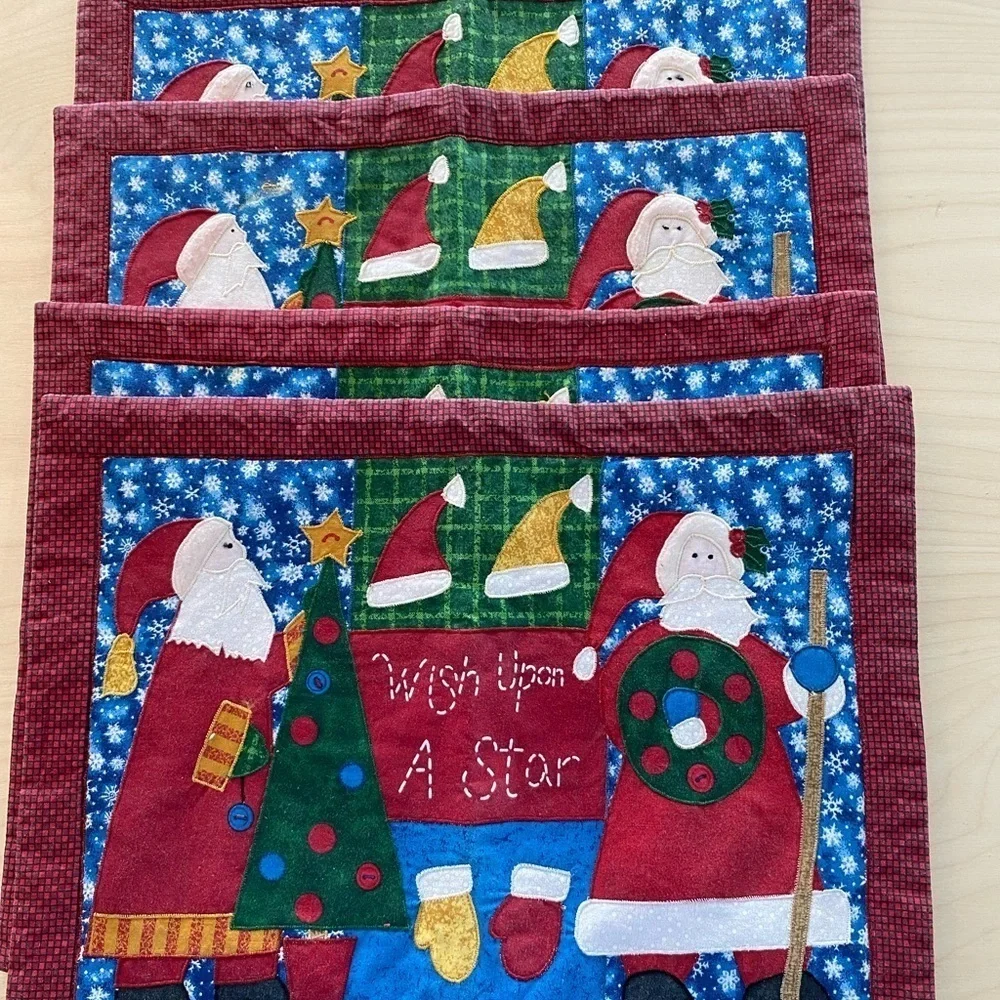 Set of 4 Christmas Quilted Placemats (FZ)